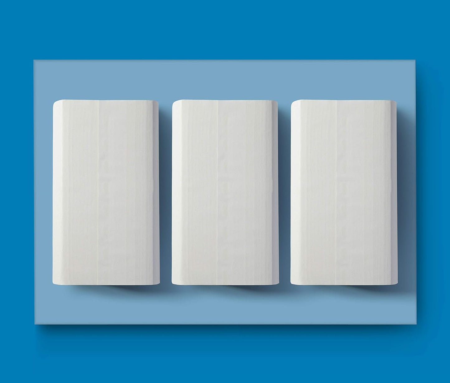 AmazonCommercial Singlefold (V-Fold / ZZ-Fold) Paper Hand Towels, 2-ply Cellulose, 3990 Sheets (15 packs of 266), Sheet Size: 22 x 21 cm, H3 Dispenser Compatible