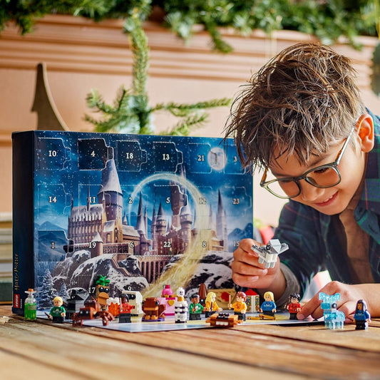 LEGO Harry Potter Advent Calendar 2025, Christmas Countdown Toy with 24 Surprises, 8 Minifigures, and Mini Builds for Kids Aged 7+ (Set 76456)